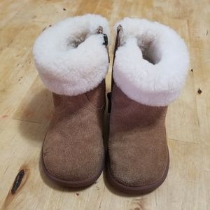 Uggs Jorie ii toddlers size 4/5